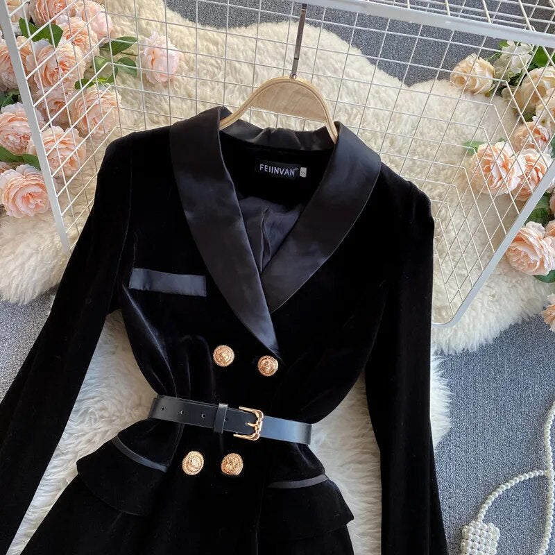 Winter 2023 New Women's Suit Collar Style British Style Double breasted Slim Fit Velvet Dress