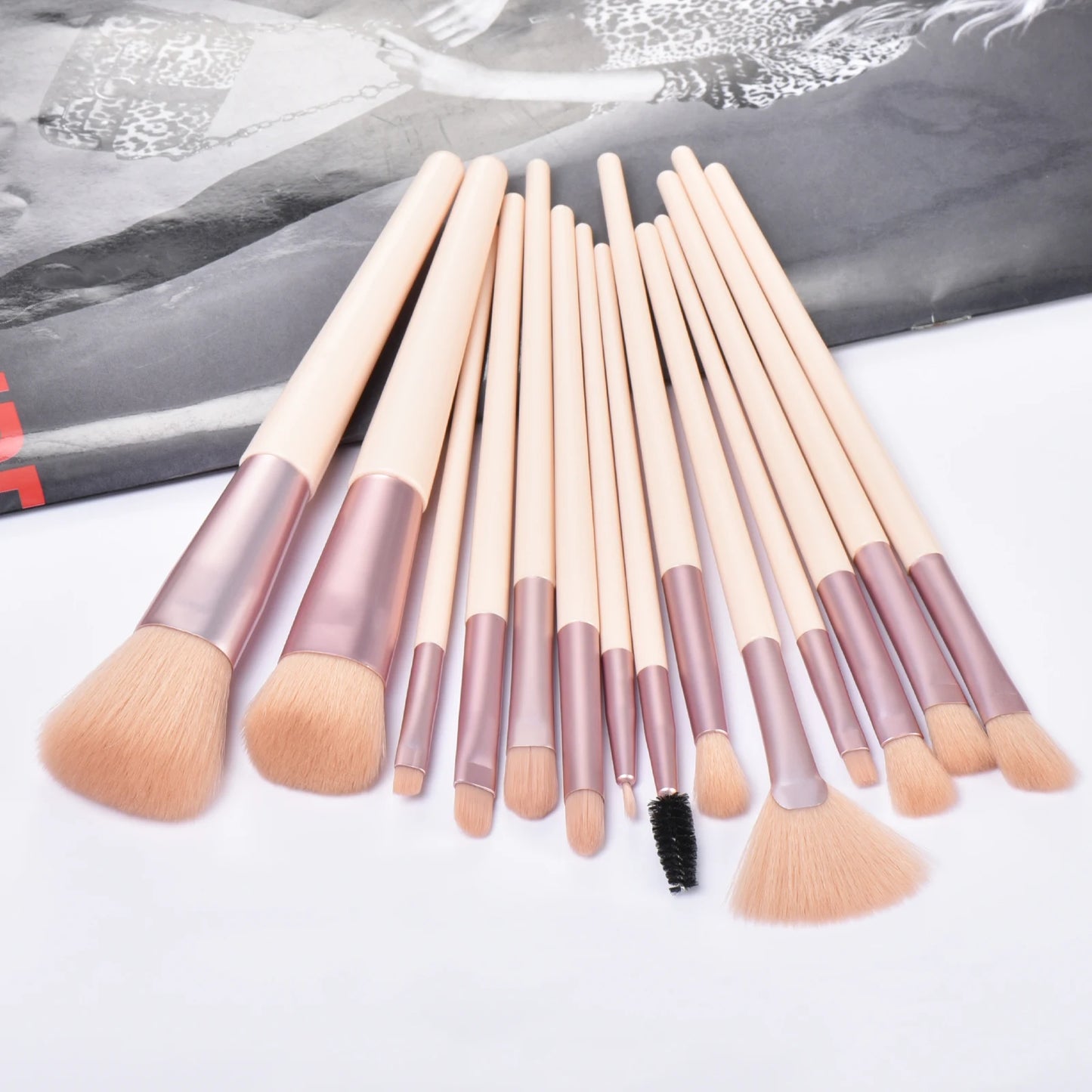 10/14 high quality makeup brush Loose brush Contouring brush Blush foundation Brush Eyeshadow brush Complete makeup tools