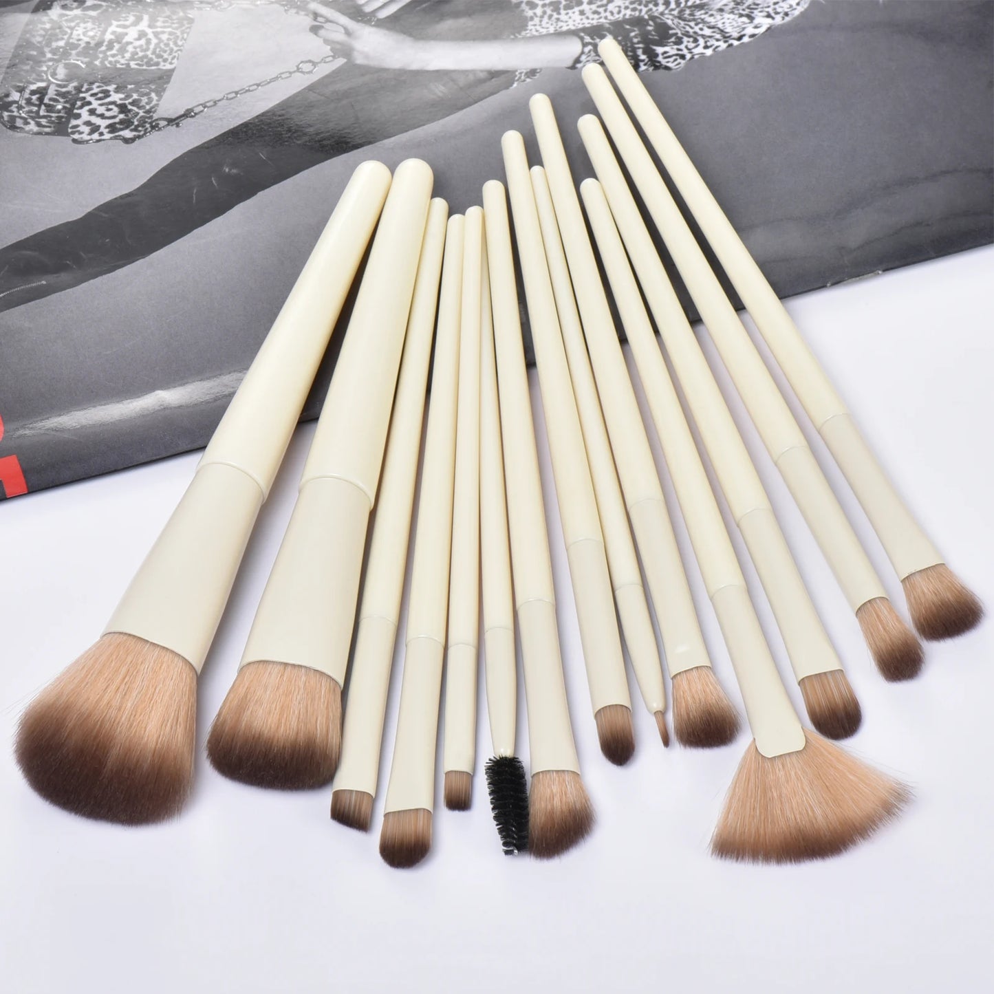 10/14 high quality makeup brush Loose brush Contouring brush Blush foundation Brush Eyeshadow brush Complete makeup tools