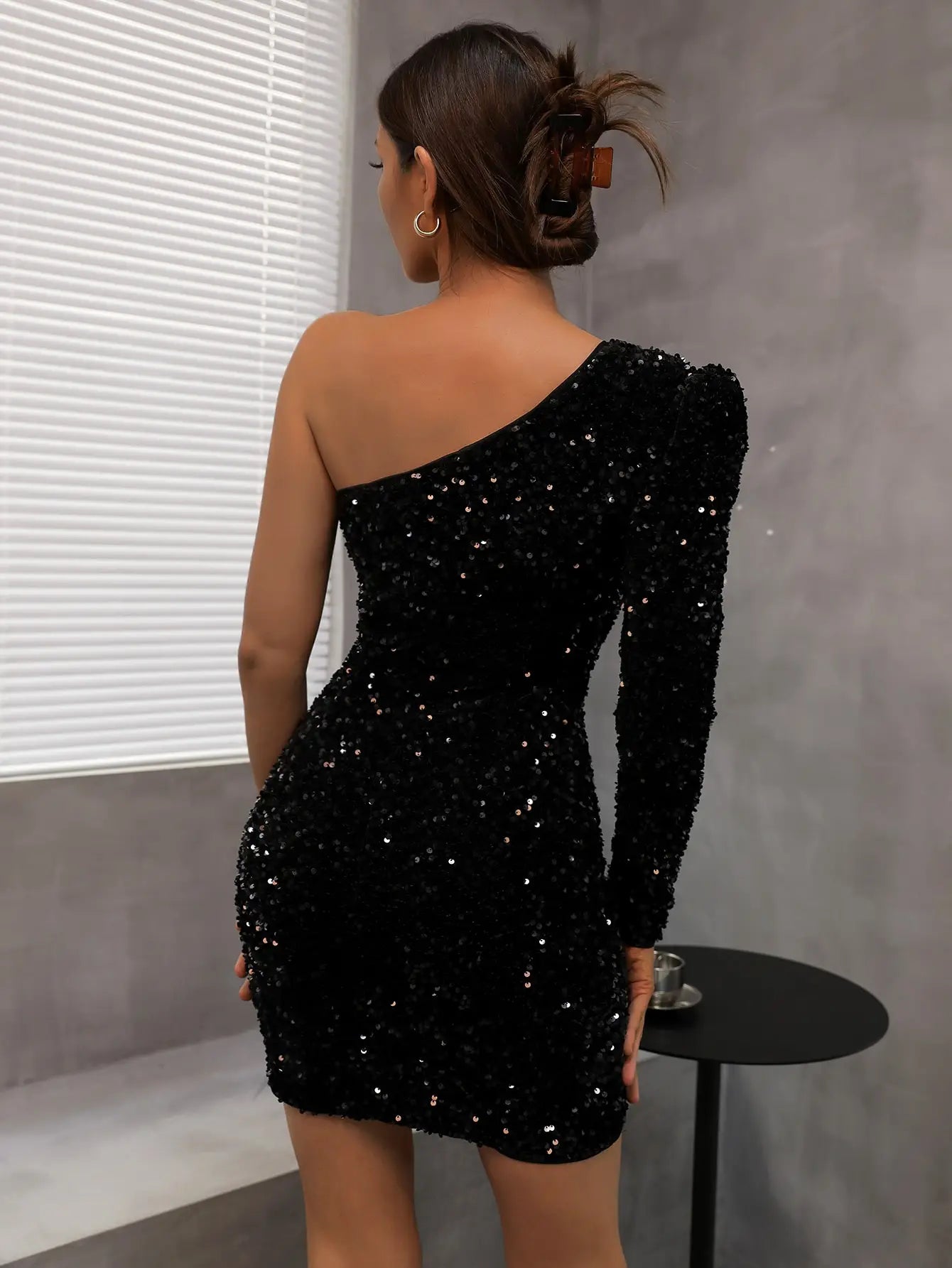 Yissang Elegant Dress Black One Shoulder Sexy Cocktail Dress Summer Dress Fashion Irregular Sleeveless Sequin Dress For Party