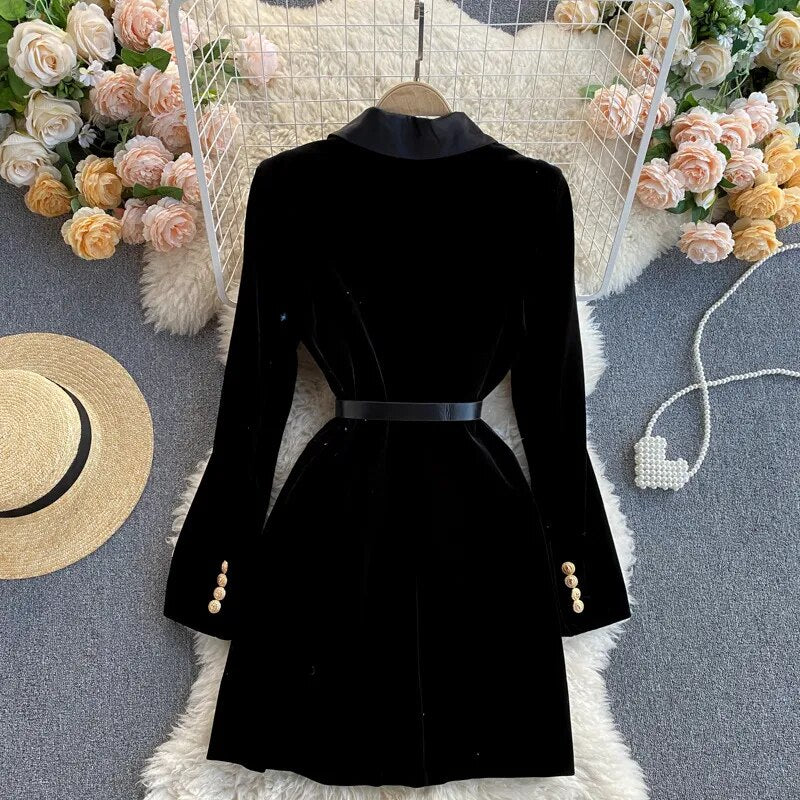 Winter 2023 New Women's Suit Collar Style British Style Double breasted Slim Fit Velvet Dress